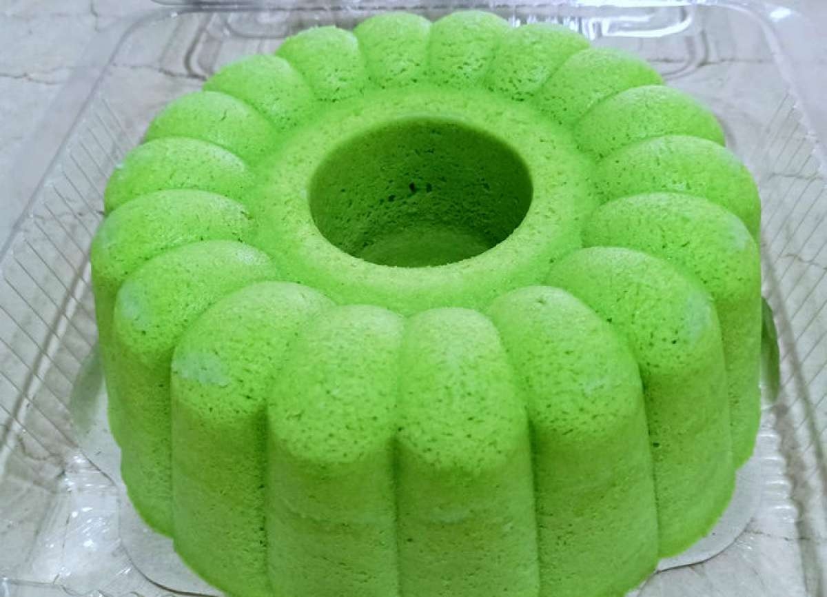 Resep Bolu Kukus Pandan Kelapa yang Lembut dan Gurih