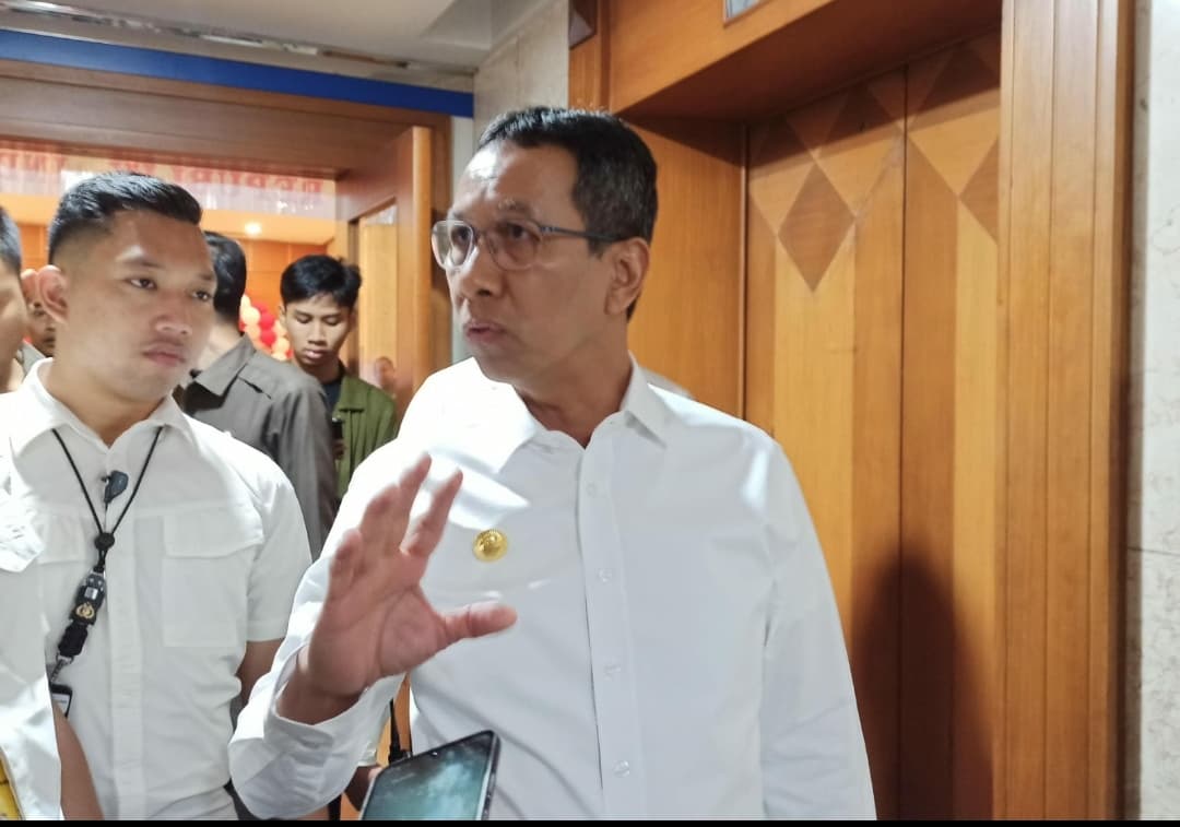 Atasi Polusi Udara, Heru Bakal Bentuk Satgas dan Lakukan Water Mist