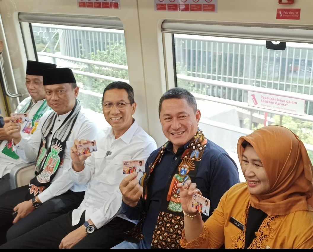 Segera Diresmikan, Heru Budi Ajak Walikota hingga PPSU Jajal LRT Jabodebek