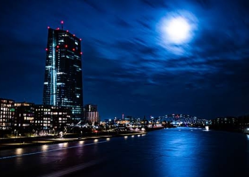 Bisa Dilihat Mata Telanjang, Jangan Lewatkan Fenomena Blue Moon pada 30-31 Agustus