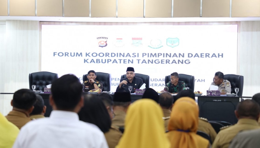 Atasi Polusi Udara, Bupati Zaki Minta Camat Pantau Pembakaran Sampah