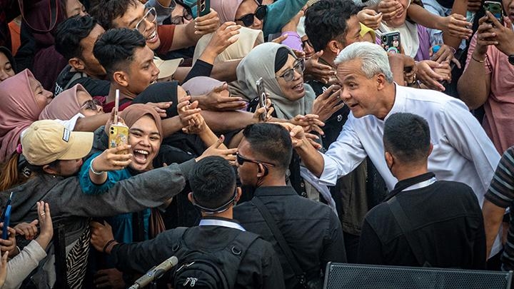 Capres Ganjar Pranowo Muncul dalam Tayangan Adzan, KPI Layangkan Surat ke TV Swasta
