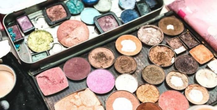 Bukan Jadi Cantik Malah Merugi, Ini Sederet Bahaya Penggunaan Kosmetik Kadaluarsa