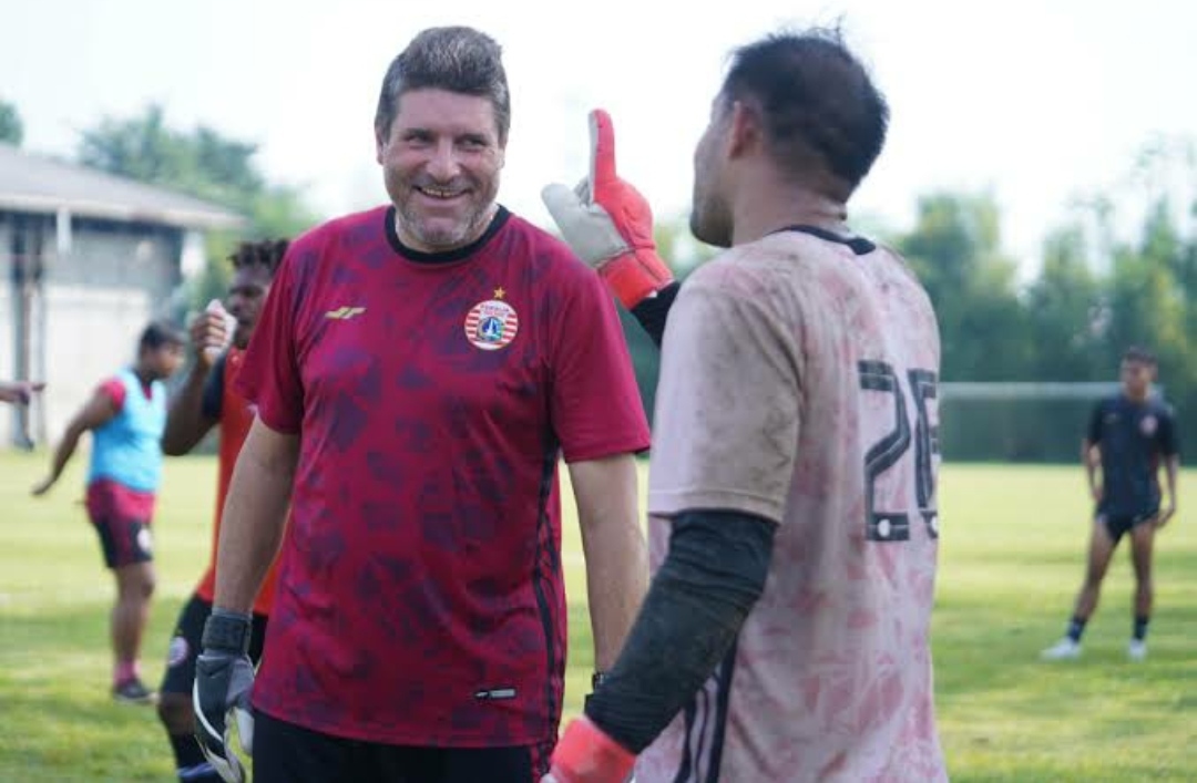 Tanpa Ditemani Thomas Doll Persija Siap Hadapi Tantangan Barito Putera di Stadion Patriot Candrabhaga