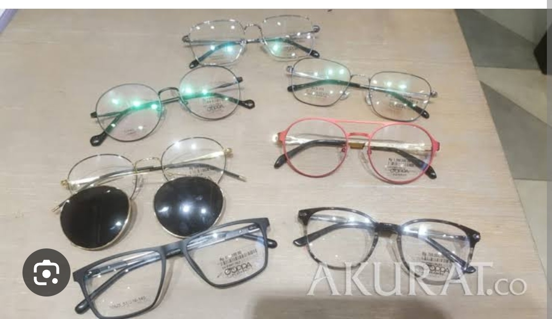 Tips Memilih Kacamata Sesuai Bentuk Wajah, Dijamin Tampil Lebih Stylish!