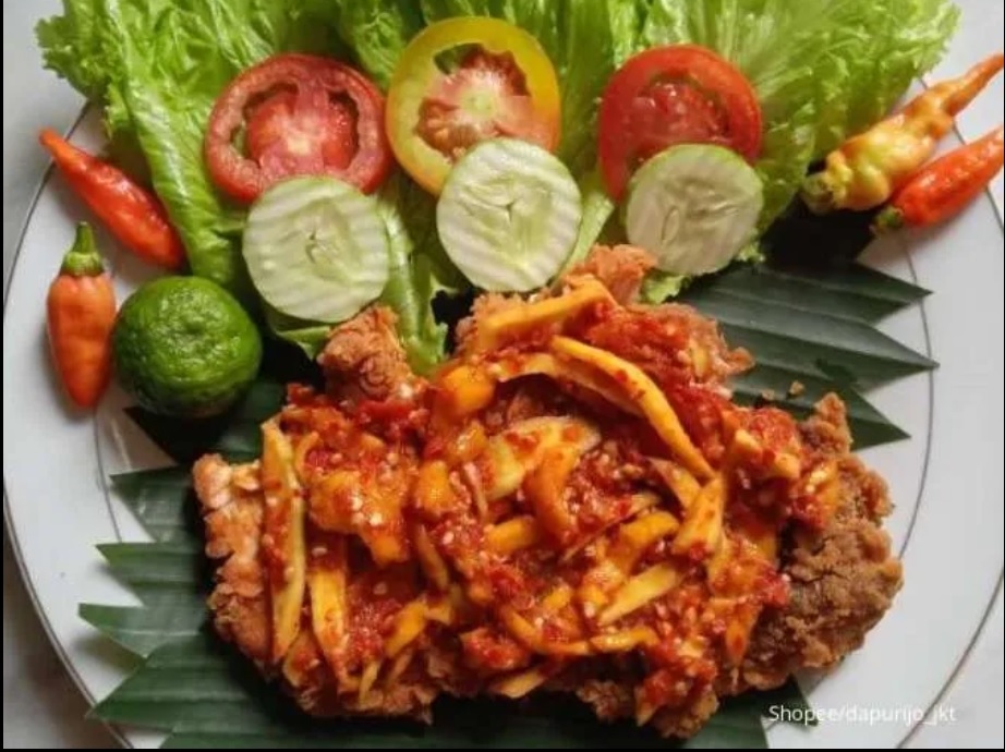 Resep Ayam Geprek Mangga Muda, Dijamin Rasa Asam Pedasnya Bikin Mulut Jadi Meleleh