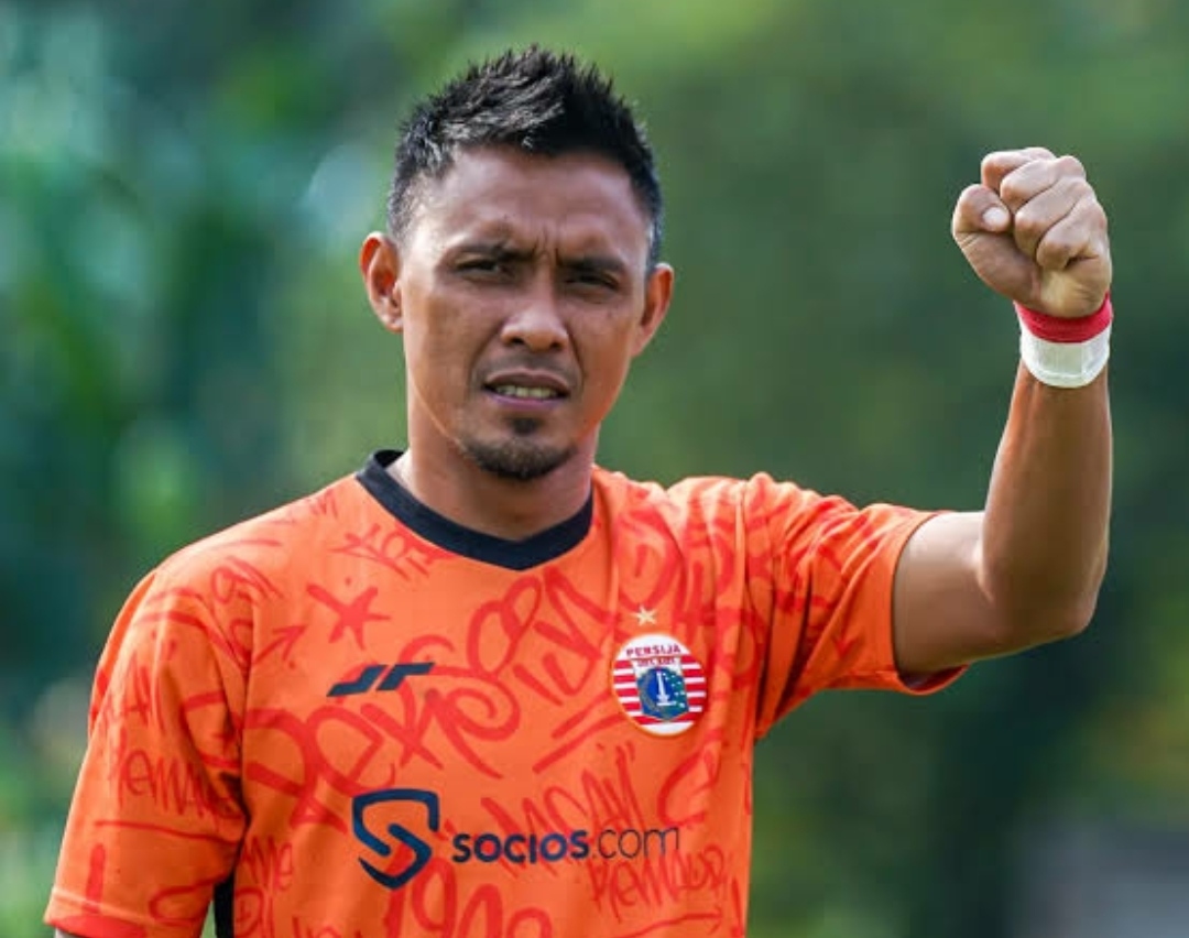 Minta Dukungan The Jak Mania, Bek senior Persija Jakarta Bertekad Raih Kemenangan di Setiap Pertandingan
