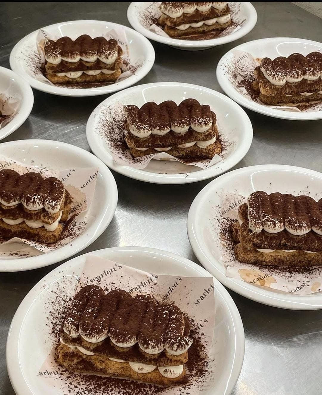 Resep Poured Tiramisu Ala Kafe yang Mudah, Buat di Rumah Yuk!