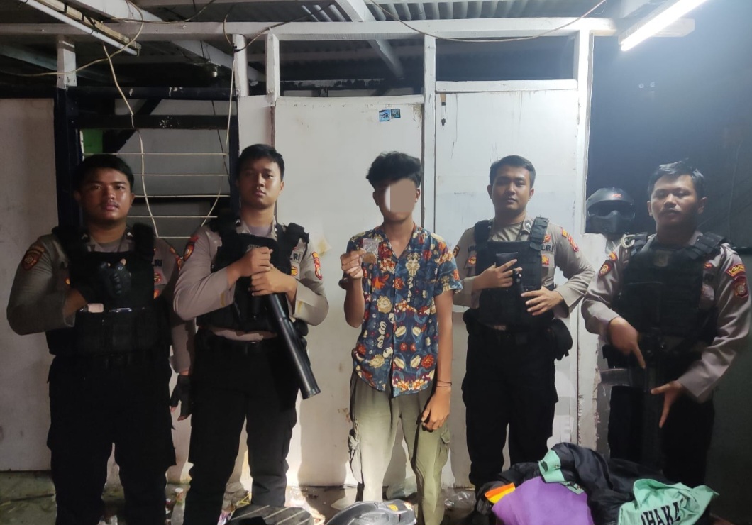 Lagi Nongkrong, Remaja Diciduk Polisi karena Kedapatan Bawa Sinte