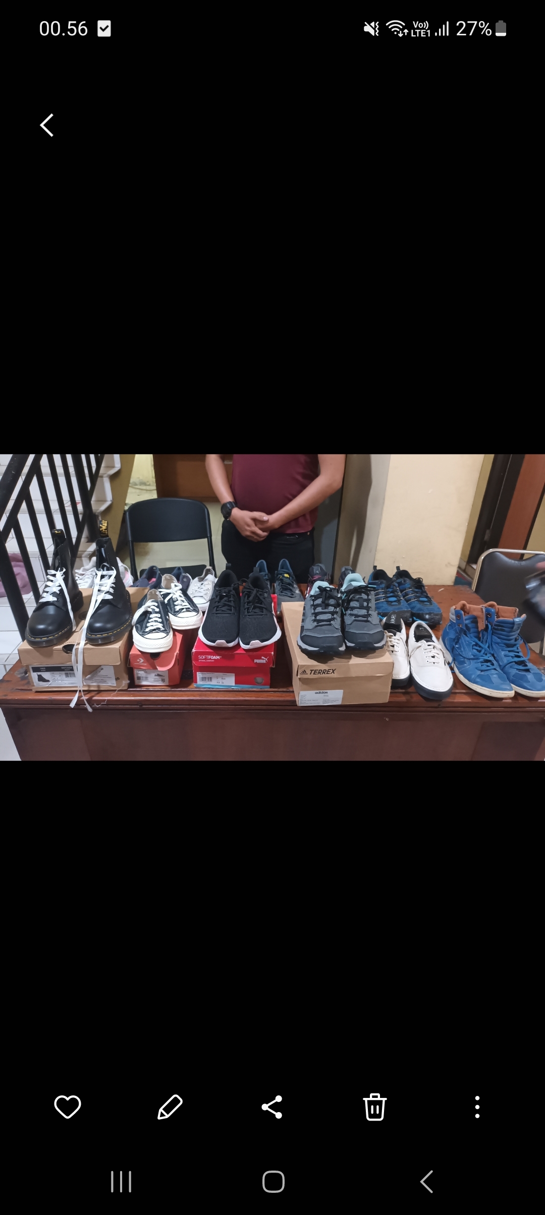 Sepatu Docmart Hasil Curian Dijual di Medsos, Diciduk Polisi dengan Cara COD