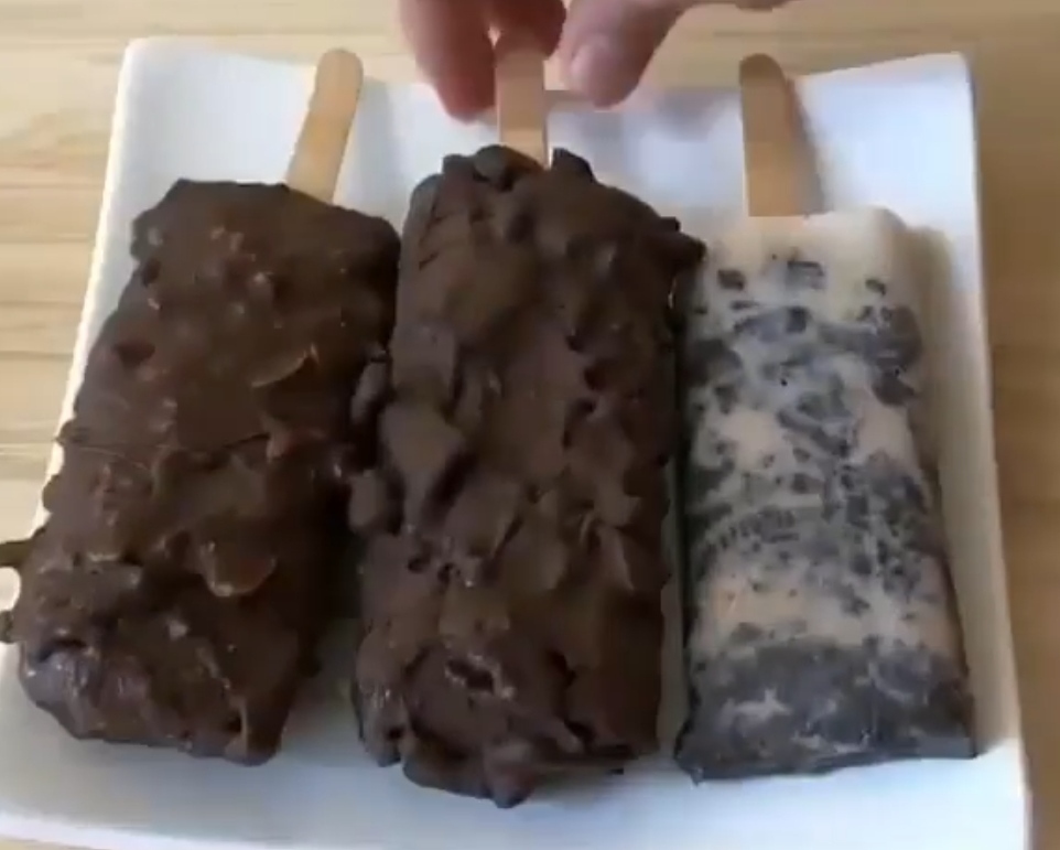 Cuman 3 Bahan dan Tanpa Mesin! Ini Resep Ice Cream Oreo yang Creamy dan Manis Ala Chef Devina