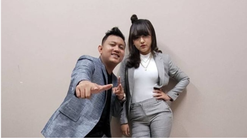 Makna Bait Per Bait Lagu 'Satru' yang Dinyanyikan Denny Caknan dari Segi Kajian Semiotika, Mengisahkan Kekasih yang Terbakar Api Cemburu, Kisah Nyata?