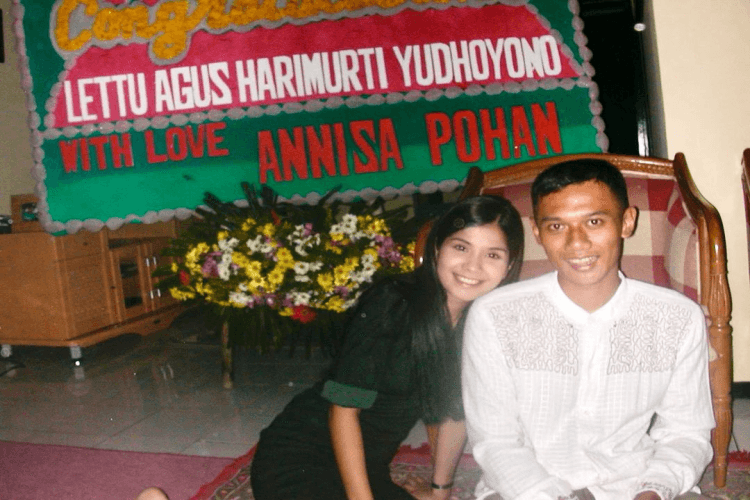 Annisa Pohan Unggah Foto Mantan Pacar, Netizen: Kok Item Ya Mas AHY