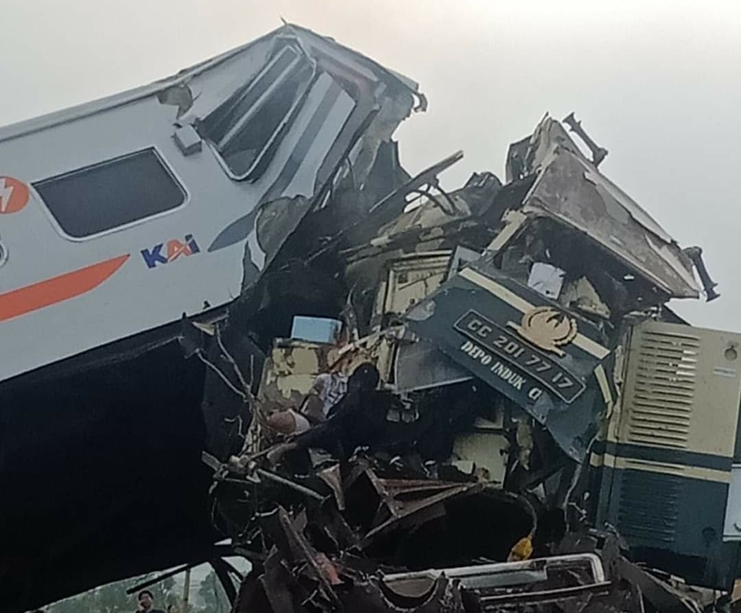 Kecelakaan KA Turangga vs Commuter Line Tidak Ganggu Lalu Lintas Kereta di Jateng