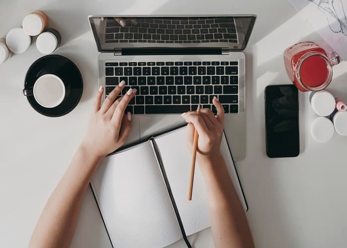 Content Writer Merapat! 5 Tools AI Ini Bantu Kamu Bikin Konten Jadi Lebih Mudah dan Efisien