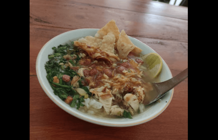 Resep Soto Pacitan: Rasakan Segar Kuah Bening Dihajar Suara Kriuk Kacang Goreng, Pokoknya Nendang Banget Dah....