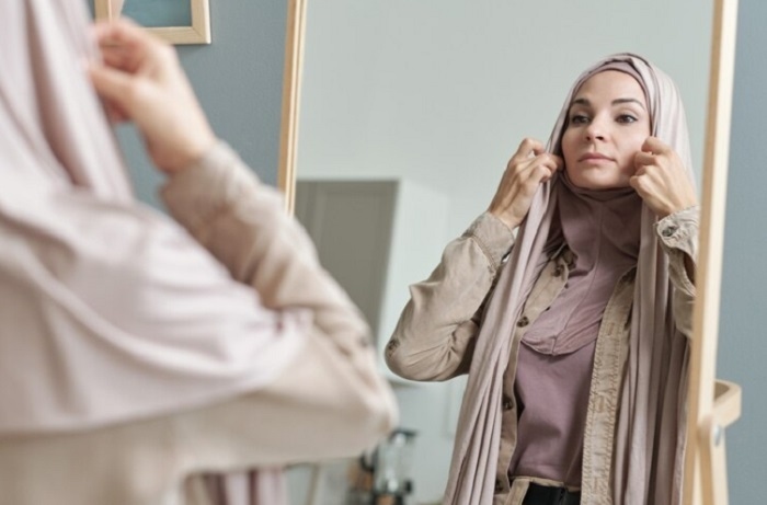 Doa Bercermin Arab dan Latin Termasuk Terjemahan, Agar Terhindar dari Sifat Takabur dan Sombong