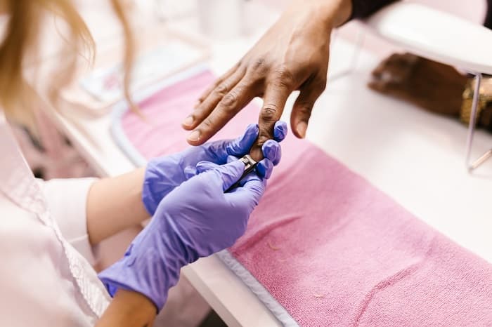 Sering Disepelekan, Ini 7 Manfaat Memotong Kuku Tangan dan Kaki