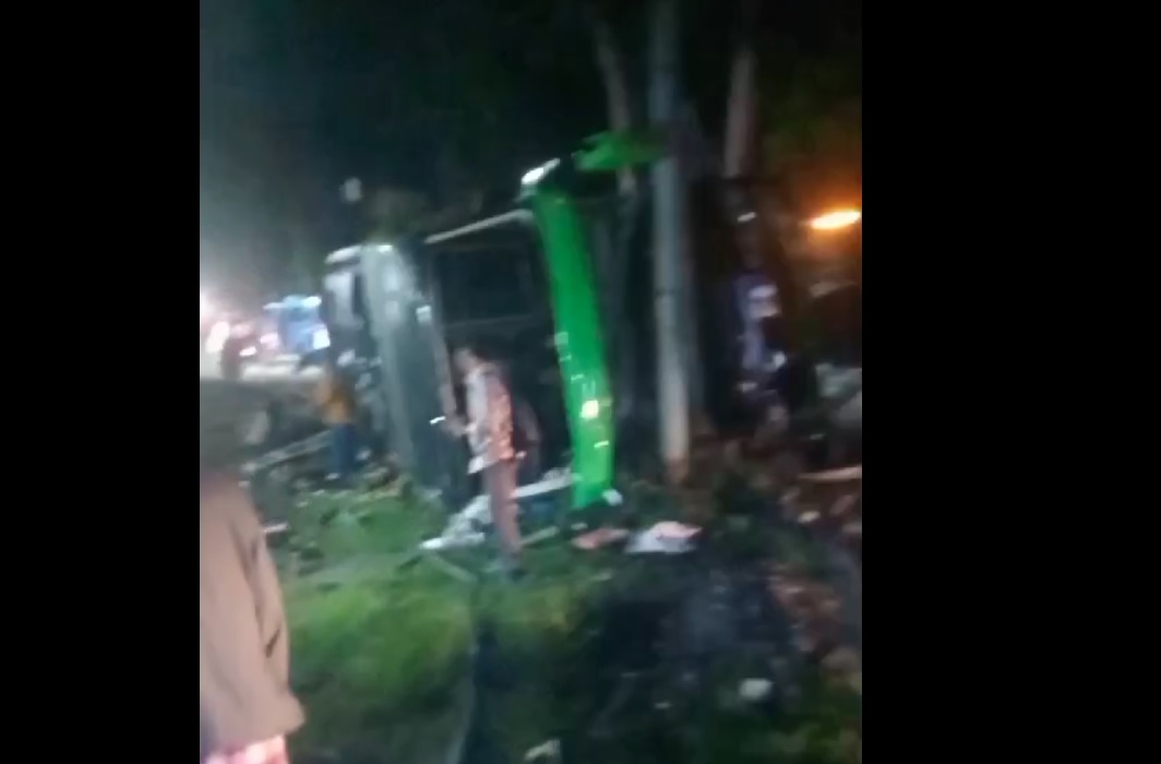 Rombongan Pelajar yang Kecelakaan di Ciater Subang dari SMK Lingga Kencana Depok, Bus Trans Putera Fajar yang Ditumpangi Alami Rem Blong dan Terguling