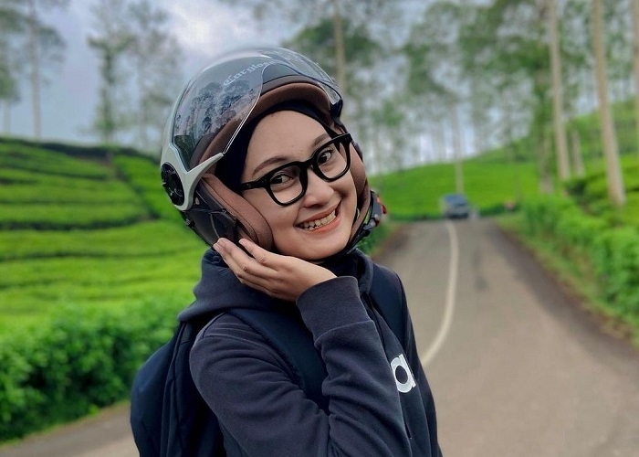 Tips yang Tepat Memilih Helm untuk Perempuan Berhijab