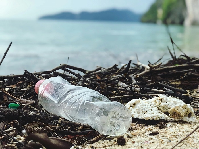 Pentingnya Memilah dan Mendaur Ulang Sampah Plastik untuk Menjaga Kelestarian Lingkungan