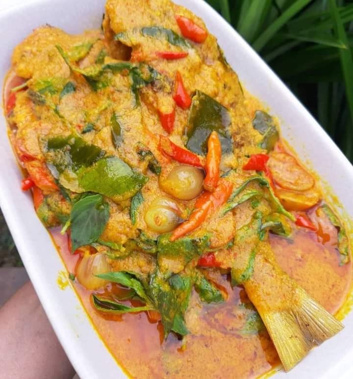 Resep Ikan Pesmol Daun Kemangi Bumbunya Meresap sampai Dalam, Rasanya Nendang Banget