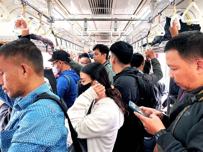 Mau Pasang Iklan di KRL? Simak Dulu Kiat-kiat Sukses Pemasaran di Kereta Listrik
