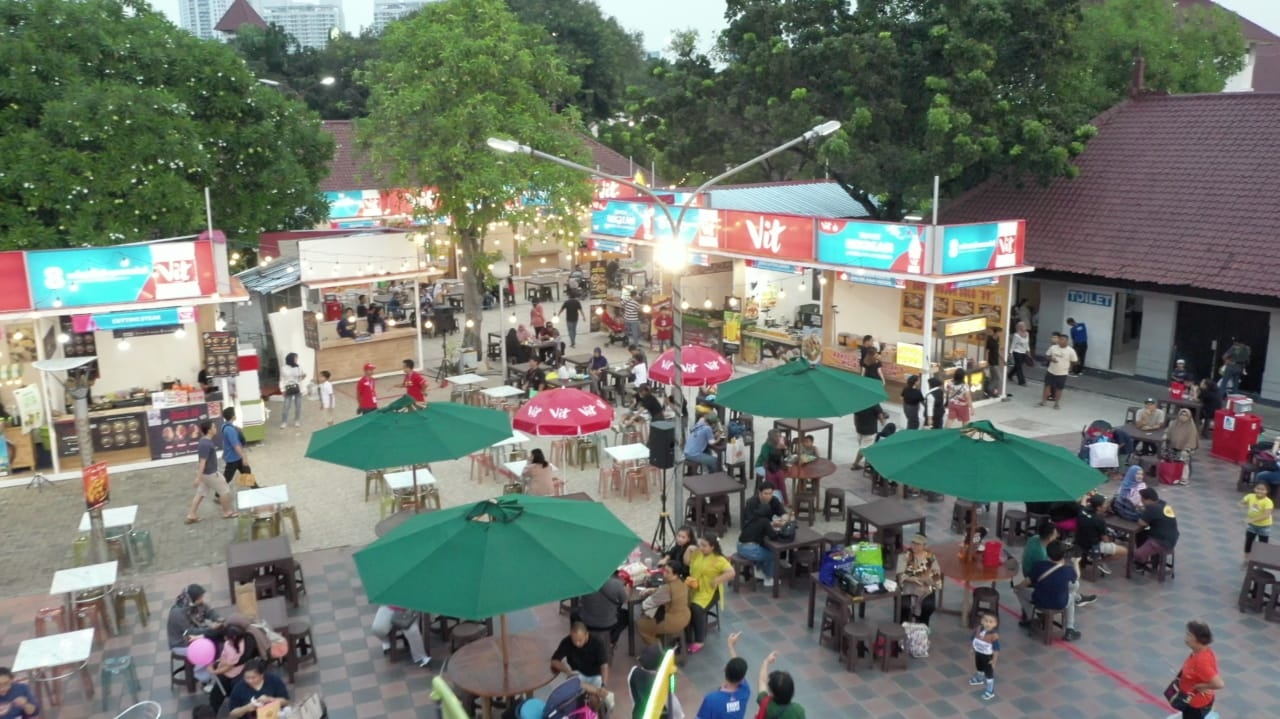 YUK! Kulineran Seru di Taman Rekreasi Jakarta Fair 2024, Ada Sate Celup Baim Wong hingga Sang Pisang Kaesang, Harganya Ramah di Kantong