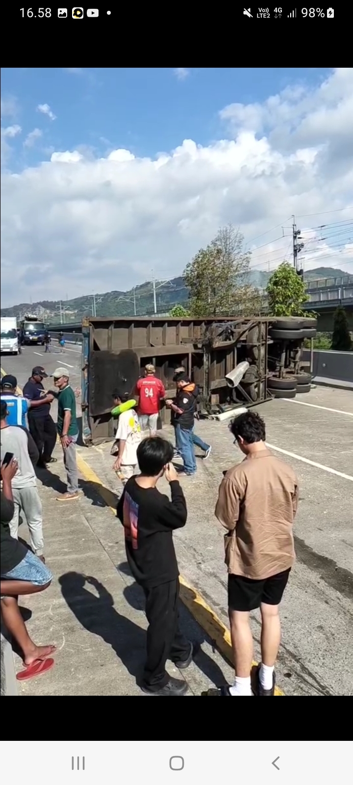 Kecelakaan Truk Kontainer Bikin Macet Panjang di Tol Cipularang Arah Jakarta, Langsung Pengalihan Arus