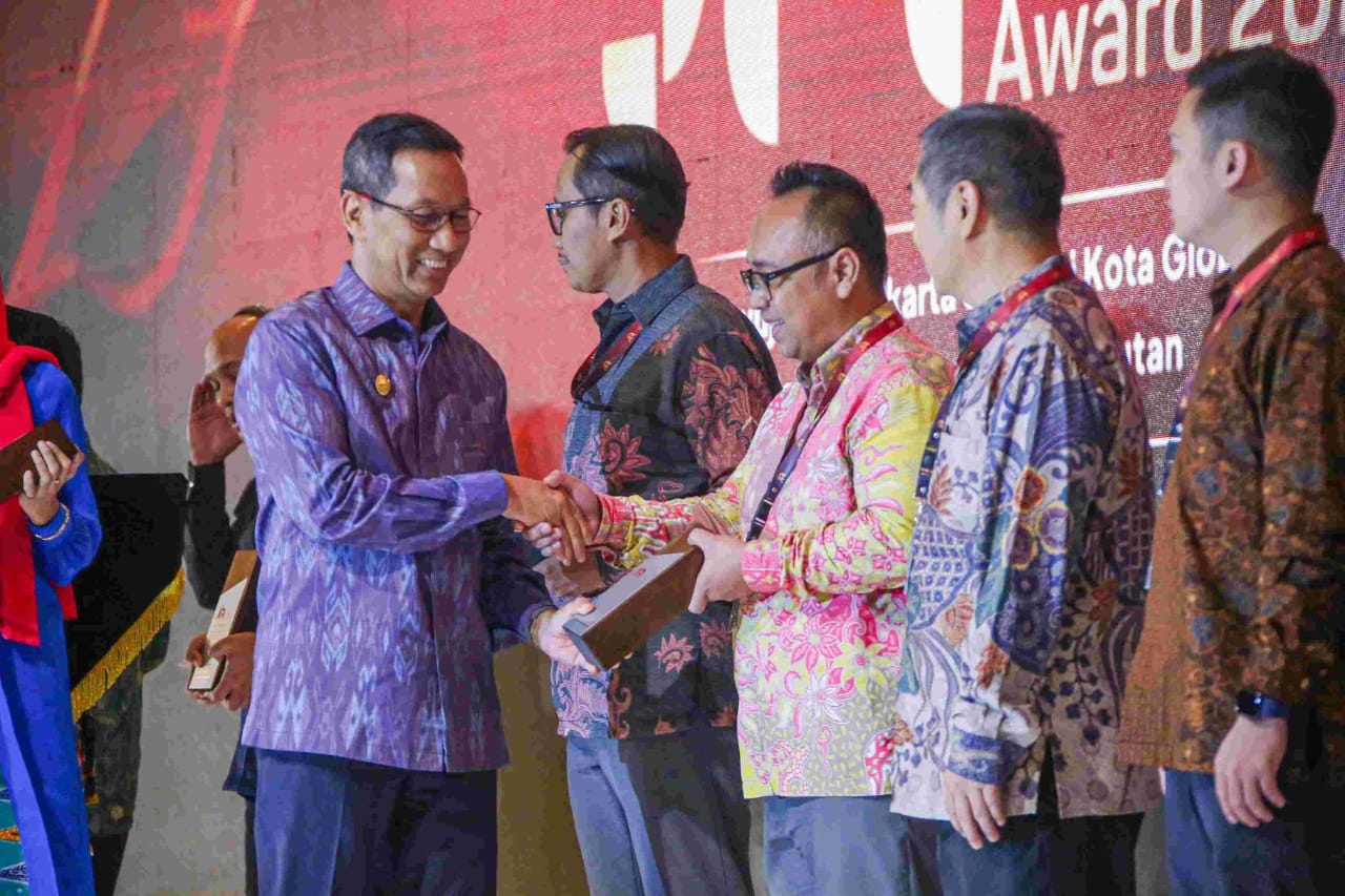Beri Penghargaan JIA 2024, Heru Budi: Investasi Wujudkan Jakarta Jadi Pusat Bisnis Global