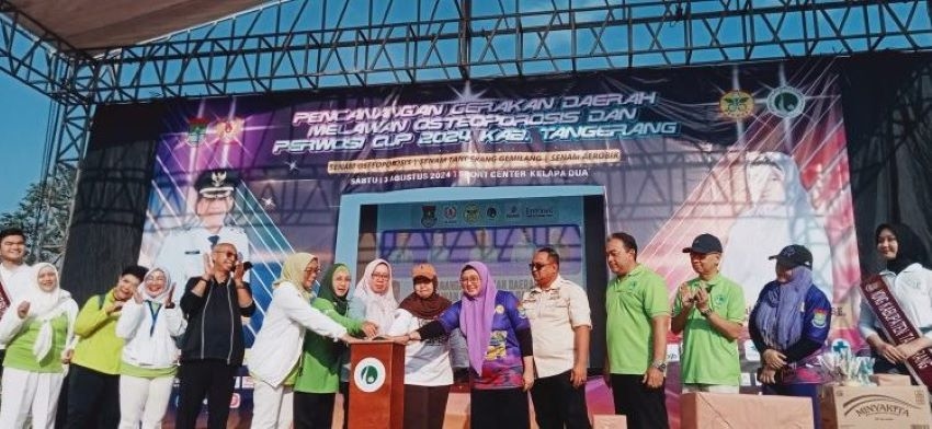 Diikuti Ribuan Ibu-ibu, Ketua Perwosi Kabupaten Tangerang Intan Nurul Hikmah Canangkan Gerakan Daerah Melawan Osteoporosis