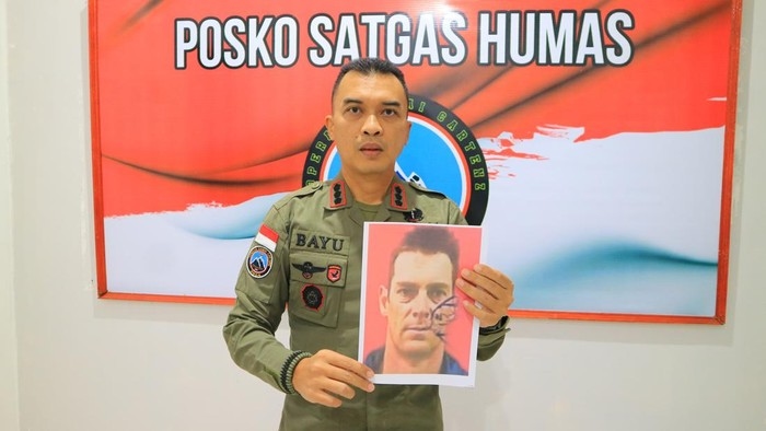 Ngeri! KKB Tembak Mati Pilot Asal Selandia Baru di Mimika Papua, Mayatnya Dibakar Bersama Helikopternya