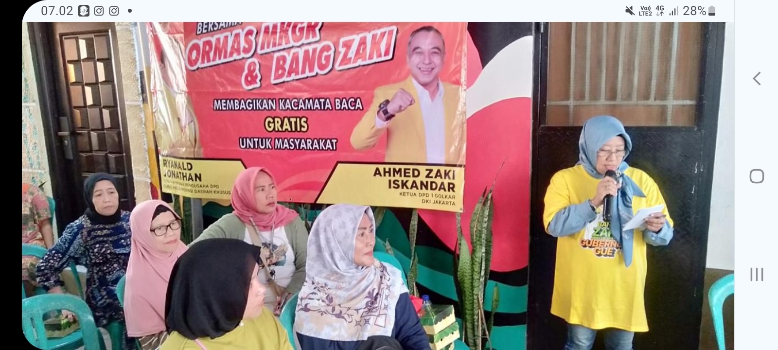 Bantu Masyarakat, MKGR Jakarta dan Bang Zaki Semakin Masif Bagikan Kacamata Baca