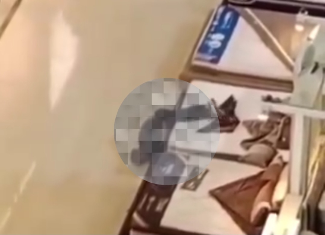 Viral Anak SMA Menjatuhkan Diri Dari Lantai 3, Untung Selamat Karena Mendarat di Kasur