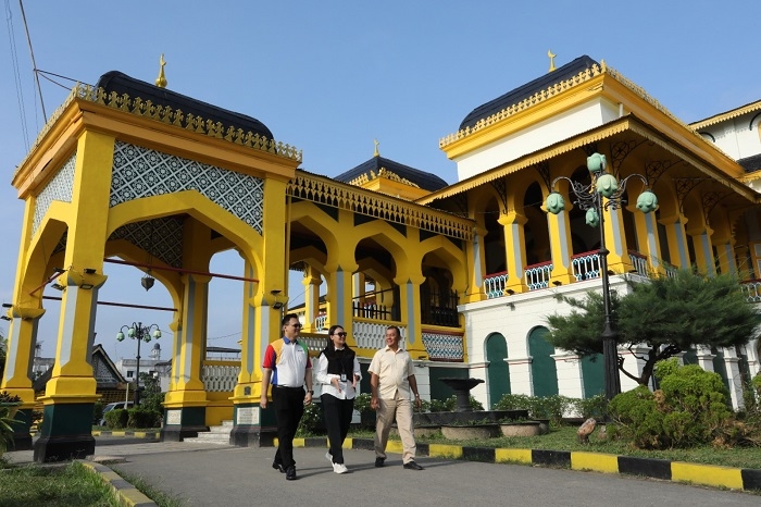 KEREN! Istana Maimoon Medan Hadir Dengan Warna Baru yang Lebih Cerah dan Agung