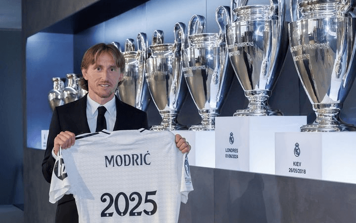 Luka Modric Pecahkan Rekor: Kini Pemain dengan Trofi Terbanyak dalam Sejarah Real Madrid