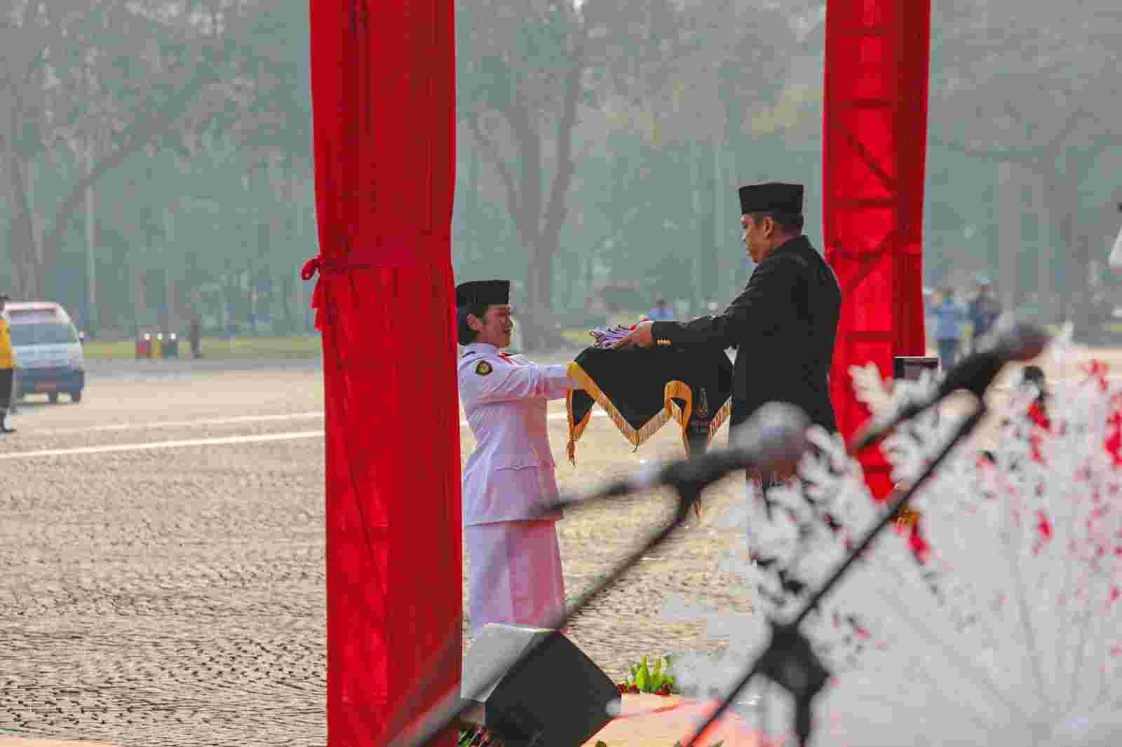 Pemprov DKI Gelar Upacara HUT ke-79 RI di Monas, Sekda DKI: Momentum Optimalkan Jakarta Jadi Pusat Perekonomian dan Kota Global