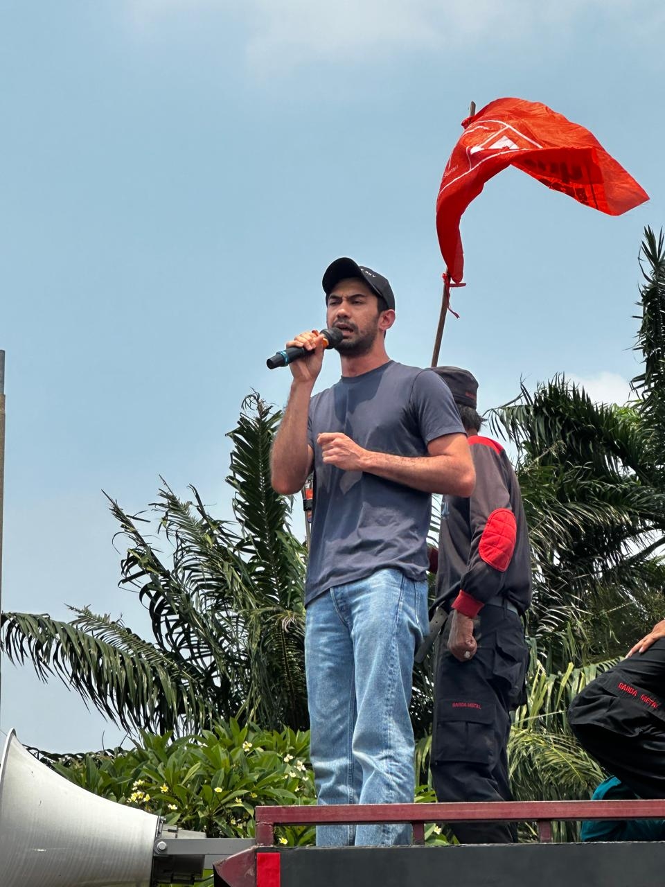 Sejumlah Selebritis Serukan Aksi Demo Tolak Revisi UU Pilkada, Reza Rahadian: Ini Bukan Negara Milik Keluarga Tertentu
