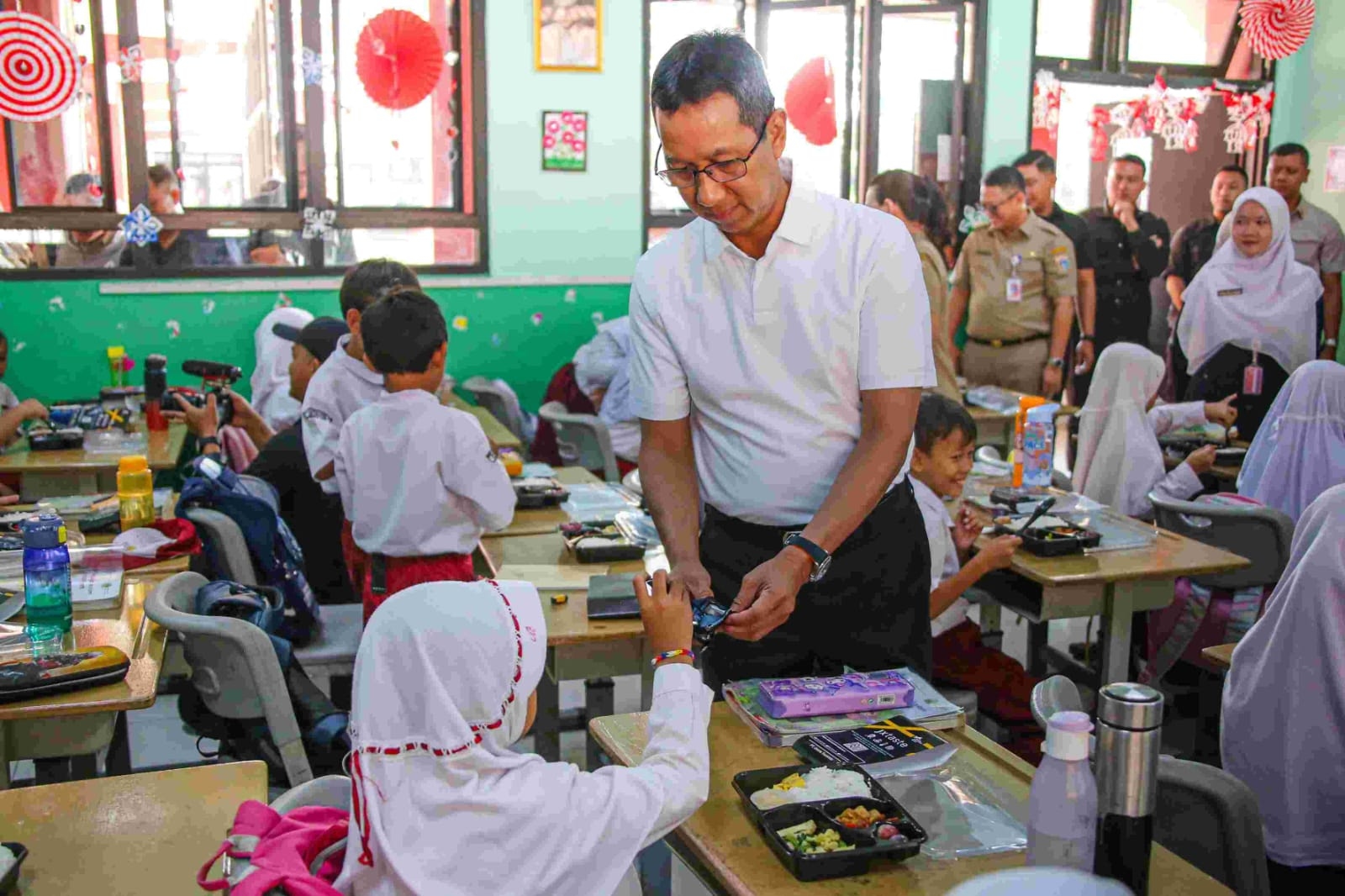 Gelar Uji Coba Ketiga Makan Bergizi Gratis di SDN 04 Cipayung, Pemprov DKI Terus Cari Formulasi Ideal untuk Lauknya