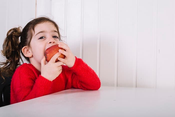 Bunda Wajib Tahu! Ini Lho Pentingnya Anak Mengonsumsi Buah Sebelum Berangkat Sekolah