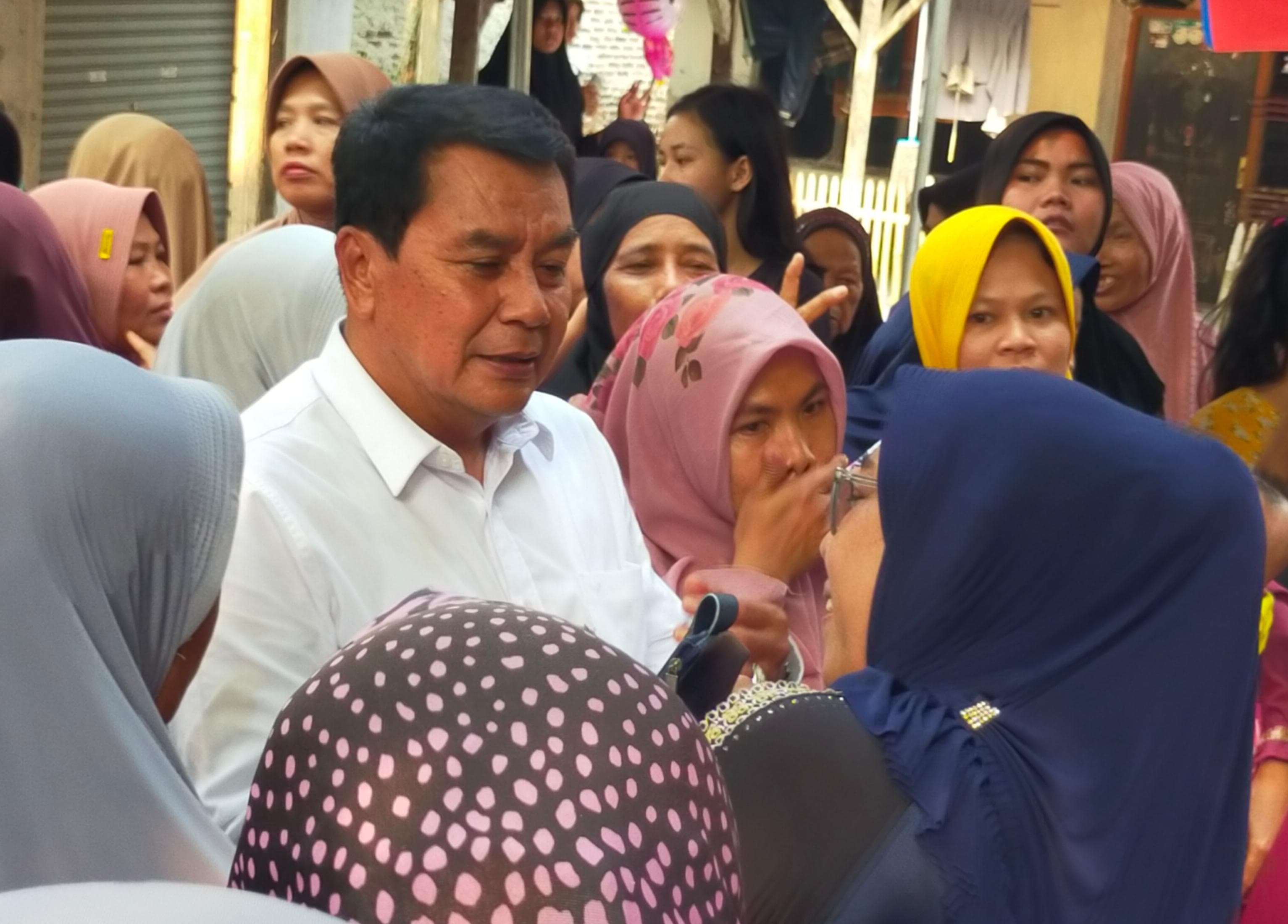 Disambut Meriah Warga Cikareo, Cabup Tangerang Maesyal Rasyid Silaturahmi dan Sosialisasi Program Pendidikan dan Kesehatan