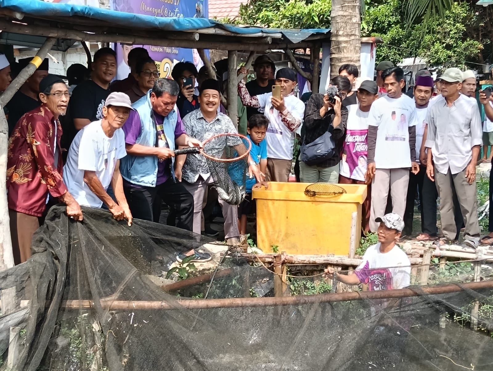 Ikut Panen Ribuan Ikan Lele di Desa Gandaria, Maesyal Rasyid Bakal Tingkatkan Program Ketahanan Pangan