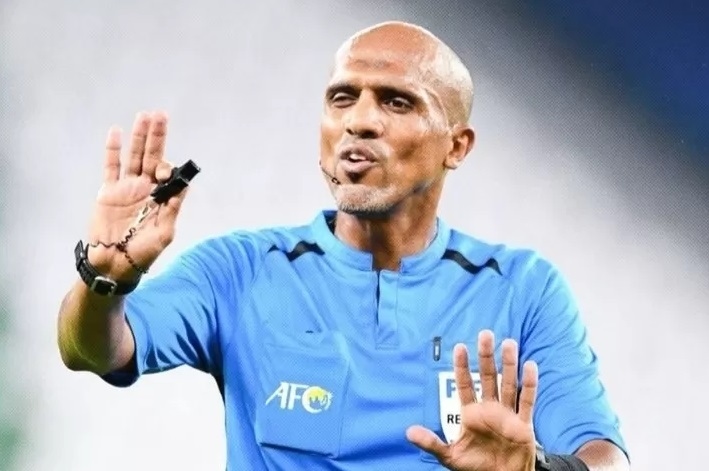 Perjalanan Karier Wasit Ahmed Al Kaf Hingga Disebut Wasit Papan Atas Asia, Setuju?