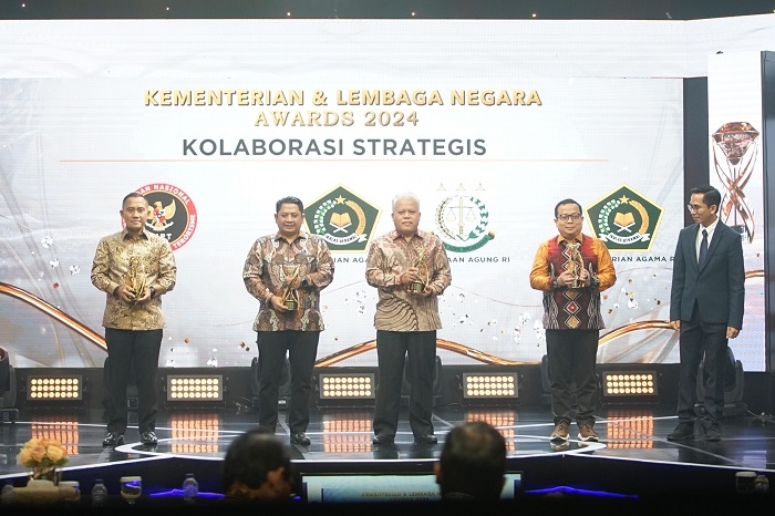 Momentum Apresiasi Menuju Indonesia Emas, 16 Penghargaan Dibagikan dalam Kementerian dan Lembaga Awards 2024