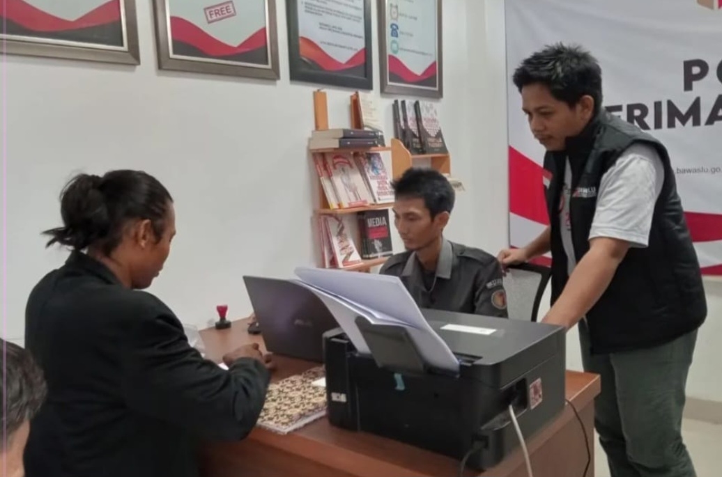 Cabup Indramayu Nomor Urut 3 Nina Agustina Resmi Buat Laporan ke Bawaslu, Usai Tuding Pendukung Lucky Hakim Lakukan Pengadangan Kampanye di Sukra