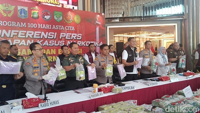 Modus Baru Peredaran Narkoba: Beli Mobil Bekas Bonus Sabu dan Ekstasi, Polda Metro Jaya Bongkar Jaringan Internasional Senilai Rp 418 Miliar