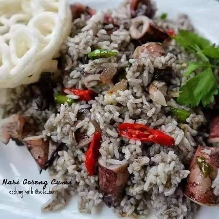 Resep Nasi Goreng Cumi Hitam Bisa Jadi Menu Makan Siang Nikmat, Rasanya Sumpah Nampol Enak Banget