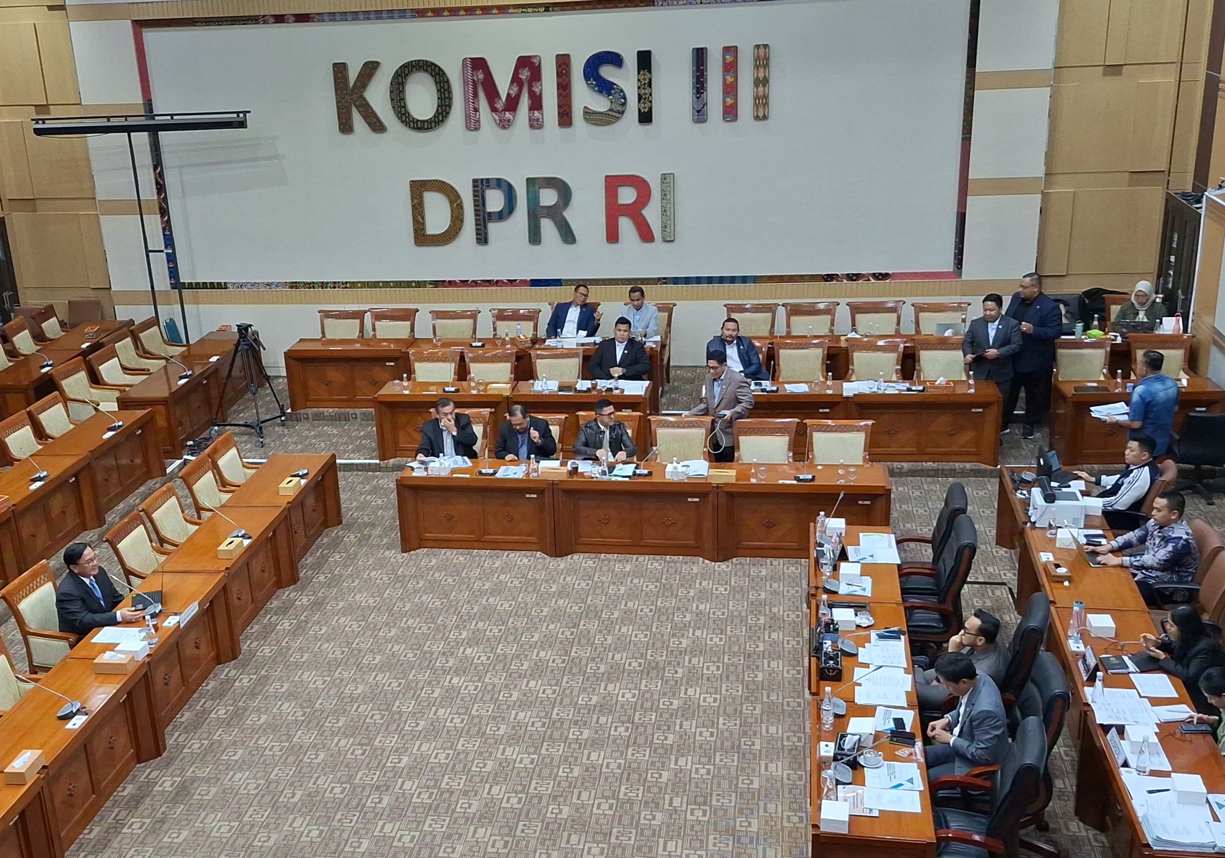 CATAT! Komisi III DPR RI Telah Menetapkan 5 Pimpinan dan 5 Dewas KPK periode 2024-2029, Berikut Daftar Nama dan Perolehan Suaranya