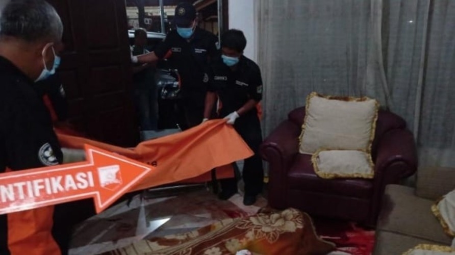 Motif Kasus Anak Bunuh Ayah dan Neneknya di Lebak Bulus Dibongkar Netizen, Pelaku Rupanya Sempat Curhat di Status WhatsApp Sebelum Kejadian