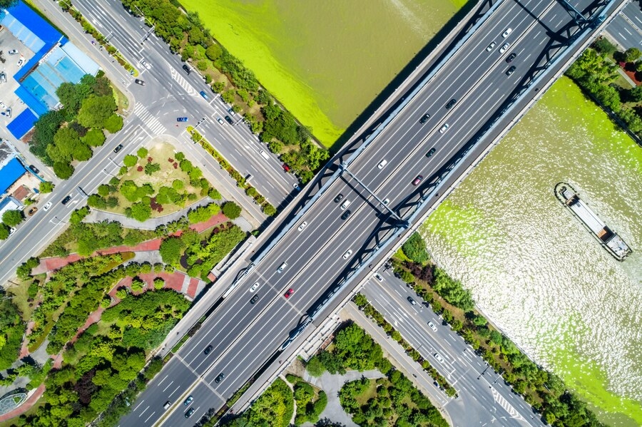 Panjangnya Mencapai 116,7 KM, Jalan Tol Terpanjang di Indonesia Ini Punya 99 Jembatan yang Melintasi 5 Kabupaten, Simak Sejarah Unik Pembangunannya!